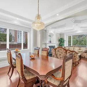 Luxurious Getaway In Vancouver-private With Attached Bathroom Vancouver